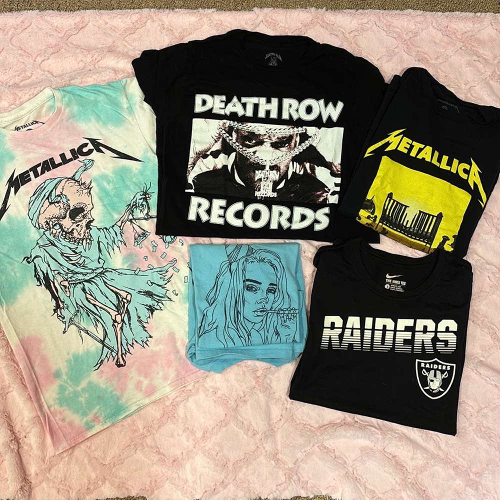 Bundle of graphic tees